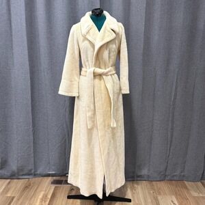 Vintage Fuzzy Robe cream colored long sleeve Plush belted housecoat with pockets